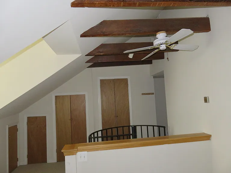 229 Pine St — Photo 9