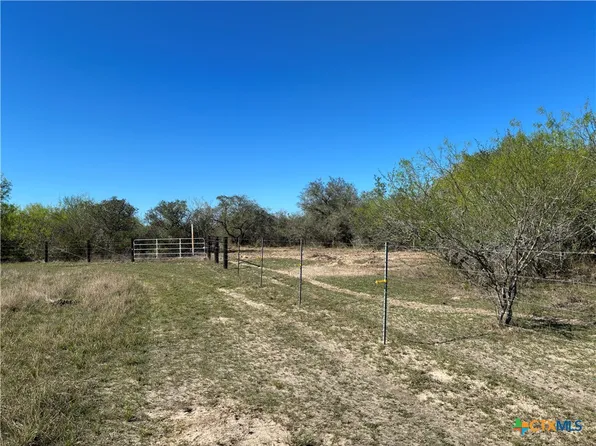 130 Old Goliad Rd, Refugio, TX 78377