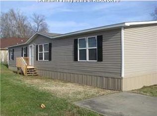 145 Riverine Dr, Winfield, WV 25213