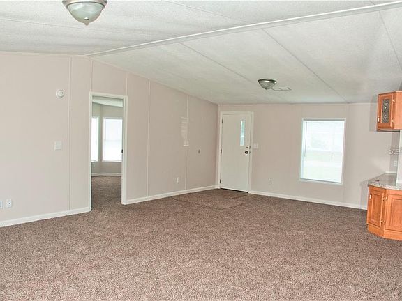 4th image of 3712 Silver Lake Dr