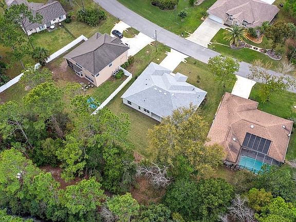 3rd image of 10 Whispering Pine Dr