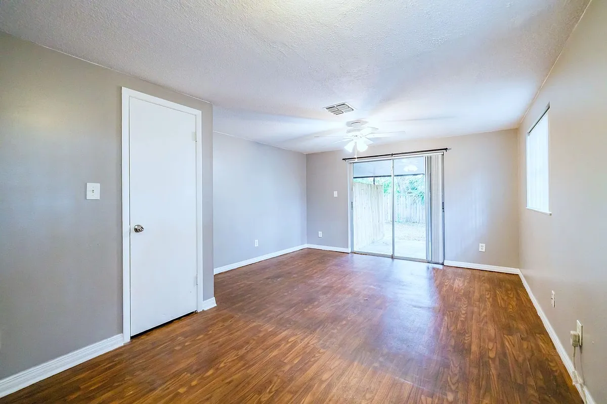 Building Photo - 2507 W Virginia Ave