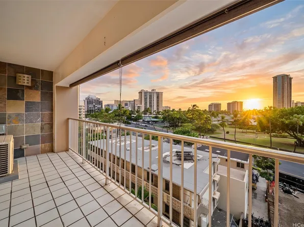 430 Keoniana St APT 204, Honolulu, HI 96815