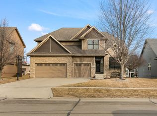 16513 Maple St, Clive, IA 50325