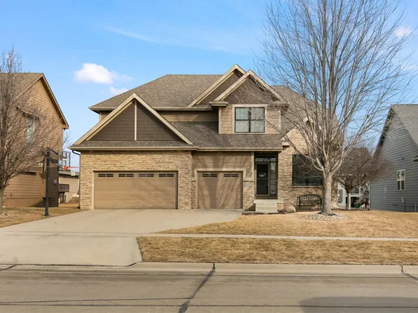 16513 Maple St, Clive, IA 50325