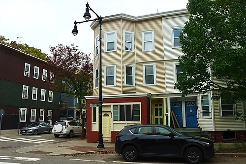 250-252 Western Ave #1 Photo 1 250-252 Western Ave #1 Photo 1