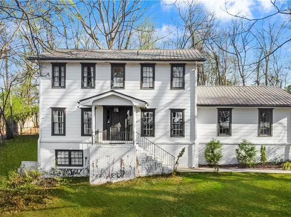 813 Lakeshore Dr, Berkeley Lake, GA 30096