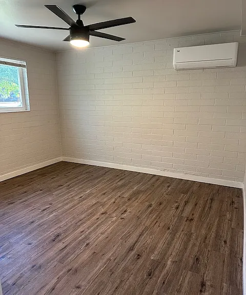 387 E Redondo Ave — Photo 10