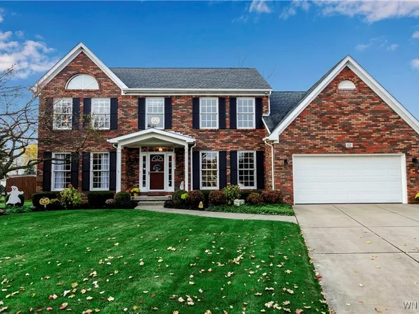 12 Northbrook Ct, Lancaster, NY 14086