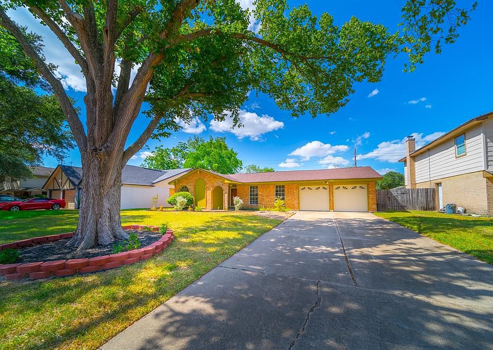 1st image of 19426 Leafwood Ln
