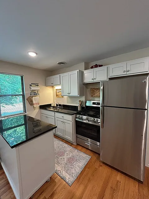 1 bed, $1,299 — Photo 2