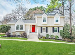 8028 Nathanael Greene Ln, Charlotte, NC 28227