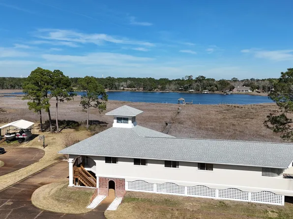 4758 Bayside Dr, Milton, FL 32583