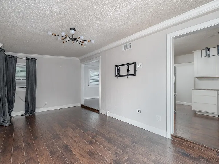 3042 S 28th St — Photo 36