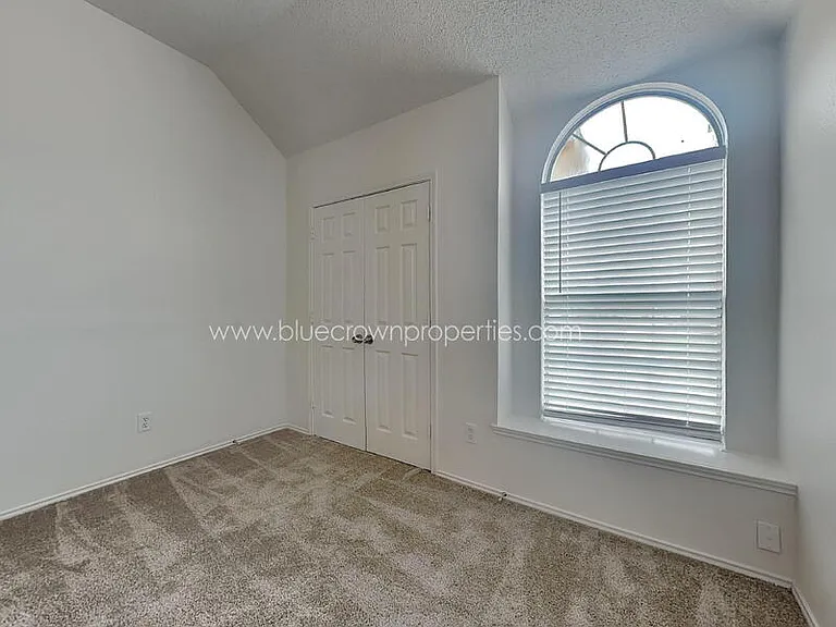 1409 Post Oak Dr — Photo 11