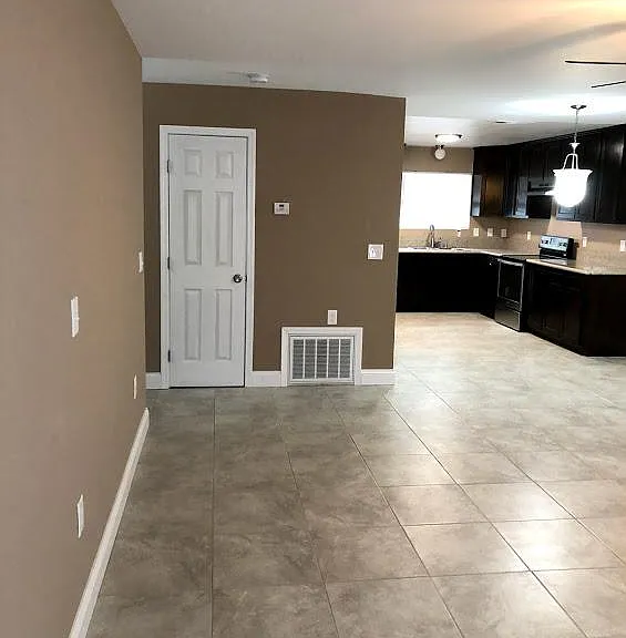 70 N 19th Ave #70C — Photo 3