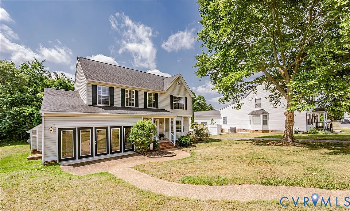 4 bed, 3.0 bath, 2320 sqft, $2,750 — Photo 1