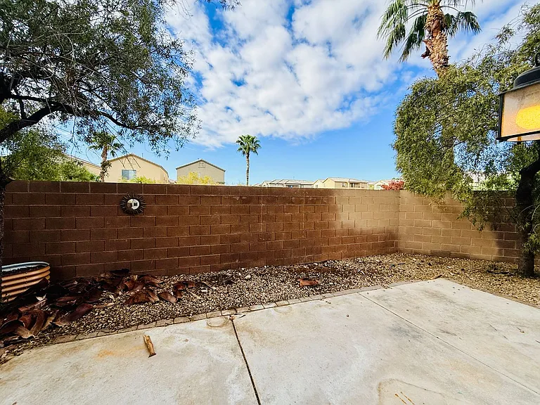 9621 Sharp Horn Ct — Photo 32