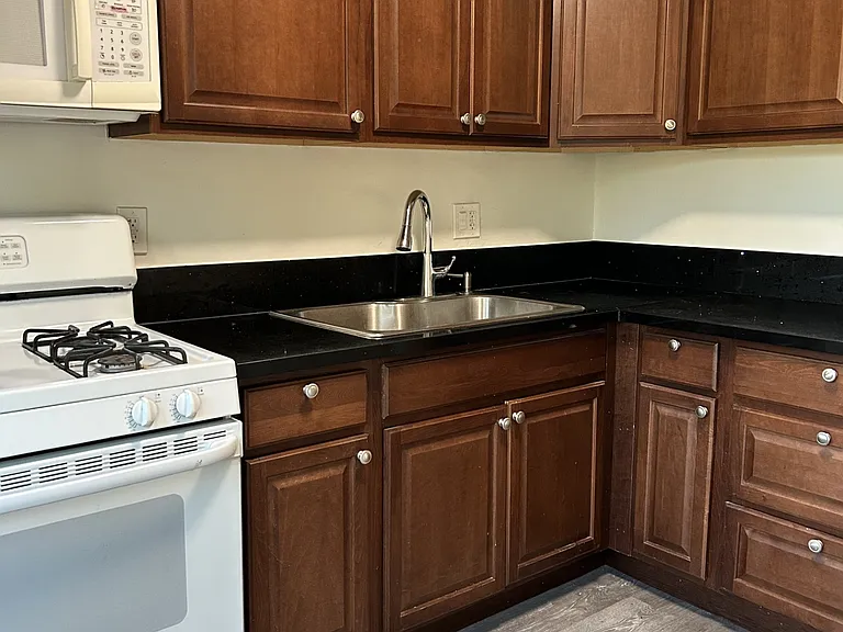 4232 Ethel Ave — Photo 7
