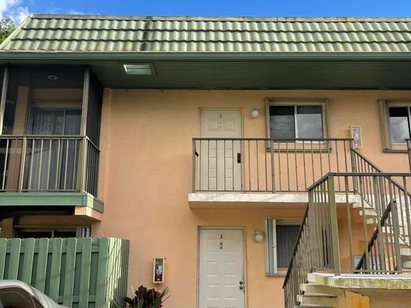 1850 Fairview Villas Dr APT 3, Palm Springs, FL 33406