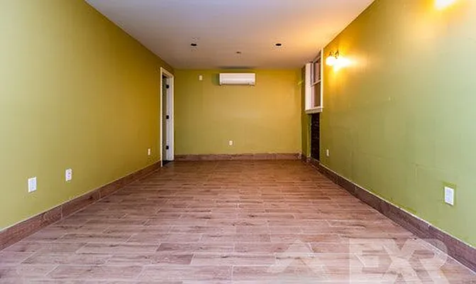 Rented by EXR | media 4