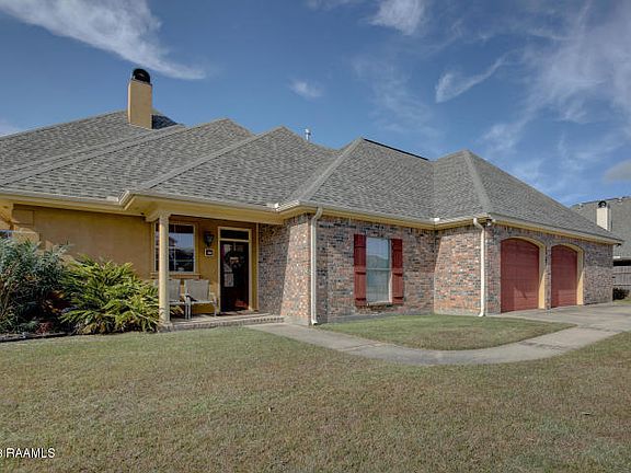 2nd image of 304 Moss Brook Dr