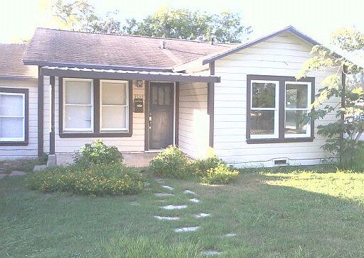 1st image of 1512 E Warren Ave