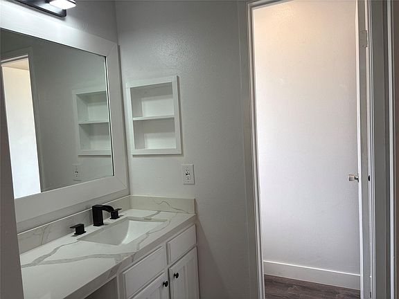 4th image of 4631 Enchanted Rock Ln