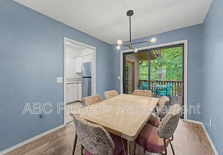 2 William Ln — Photo 6