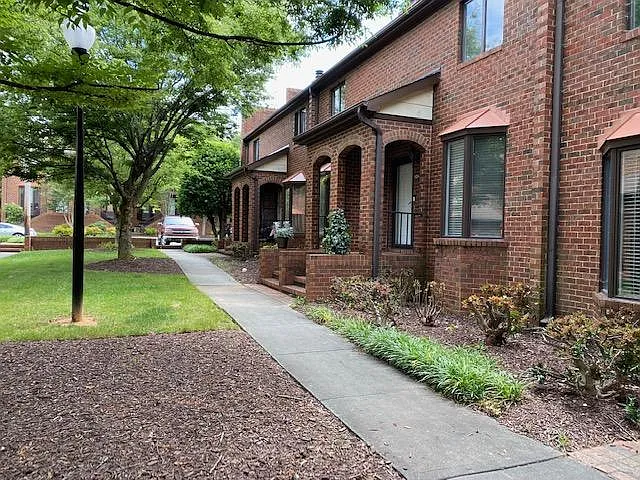 624D Walker Ave — Photo 5
