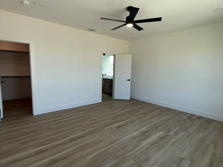 5632-5634 Mesa Cir — Photo 17