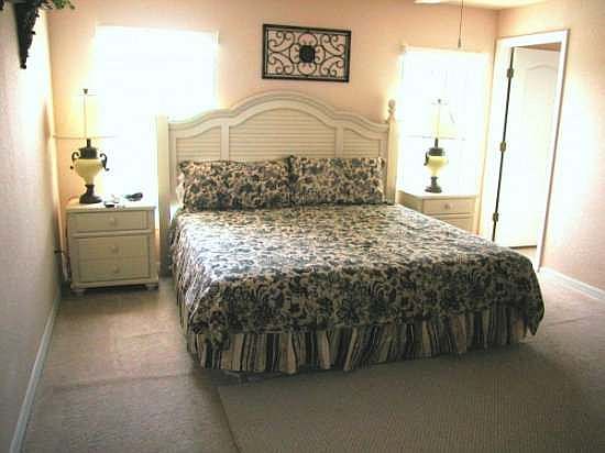 SC5P17905WW-6queenmasterbed