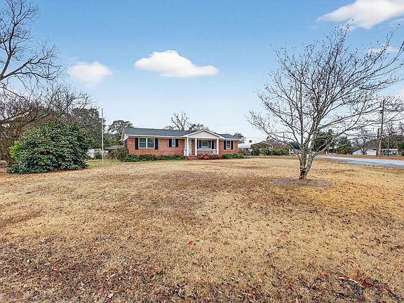 3rd image of 500 Highland Cir