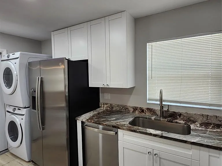 15406 Avalon Ave #3 — Photo 22