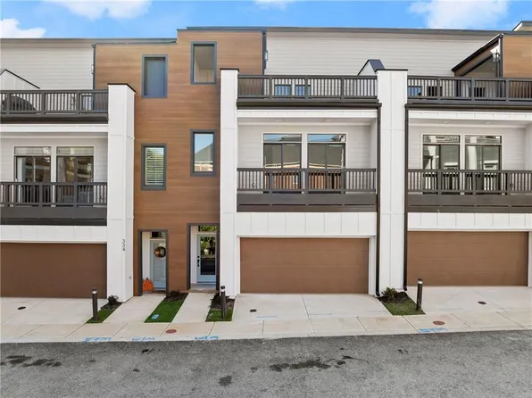 330 Clarendon Ct, Gainesville, GA 30501