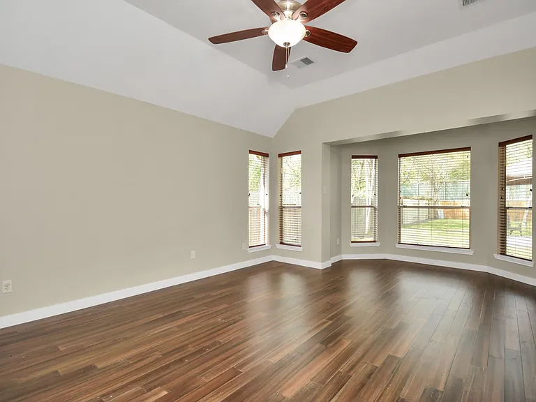 13339 Yaupon Holly Ln — Photo 5