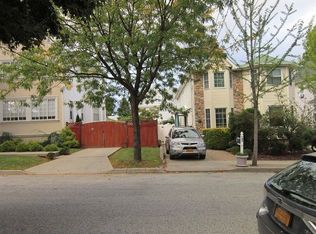 105 Liberty Ave, Staten Island, NY 10304