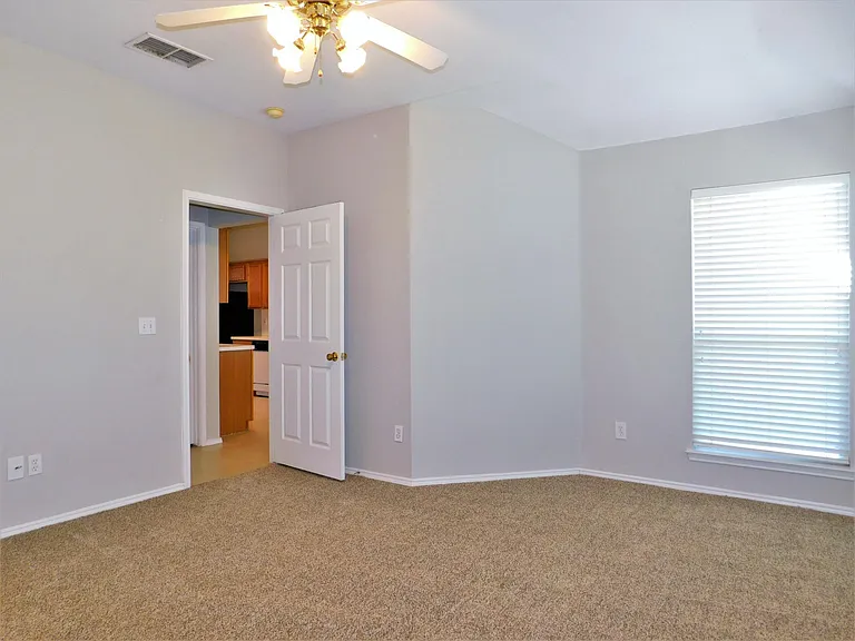 3721 Calvert Ln — Photo 12