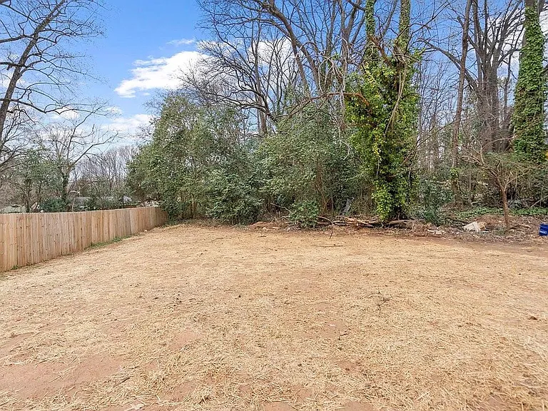 2628 Kenhill Dr — Photo 17