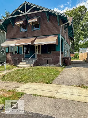 596 Lafayette Ave Photo 1