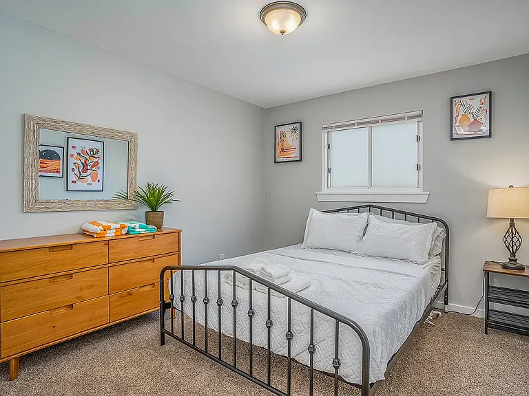 570 W Ocean View Ave #1 — Photo 18