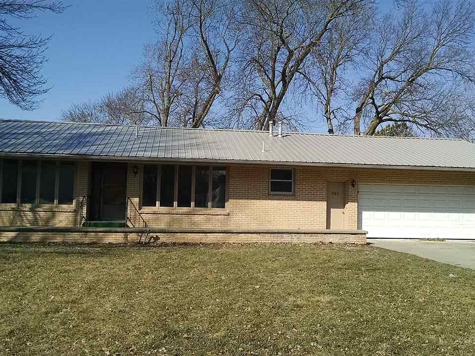 1503 1505 N 10th St Beatrice NE 68310 Zillow