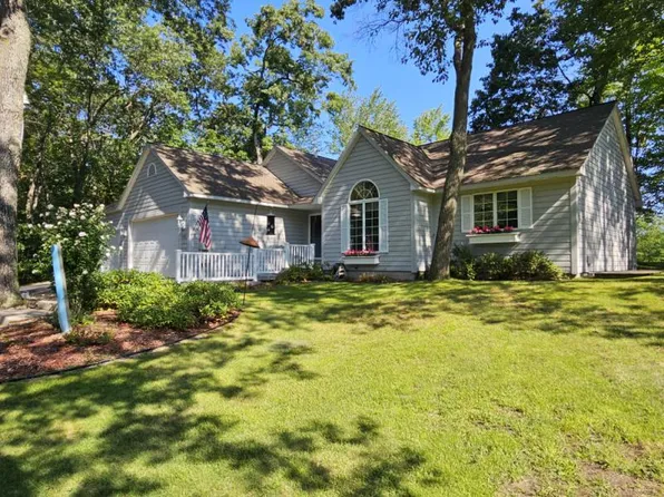 6930 Knollwood Ct, Oscoda, MI 48750
