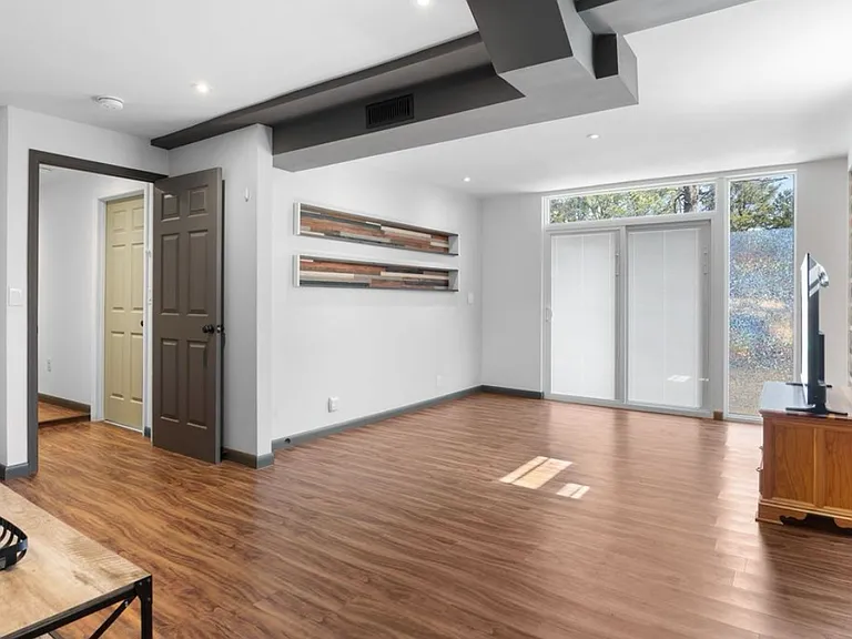 3703 Valley Ridge Dr — Photo 9