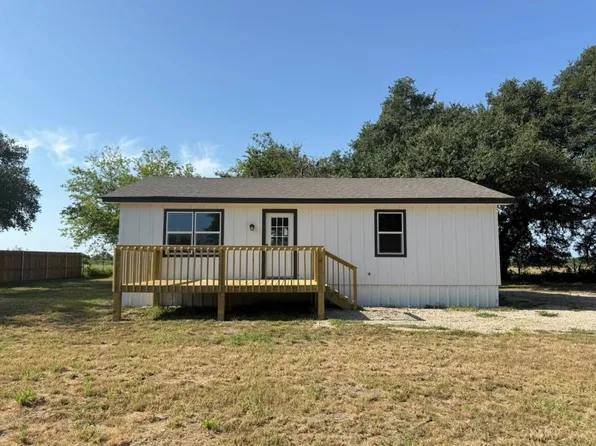 196 County Road 483, Lott, TX 76656
