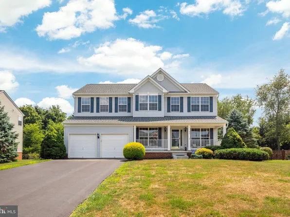66 Avenel Ct, Charles Town, WV 25414