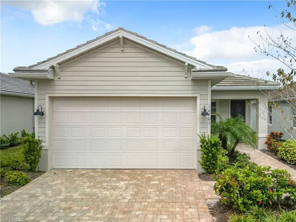 16701 Seasons Coast Dr, Bonita Springs, FL 34135