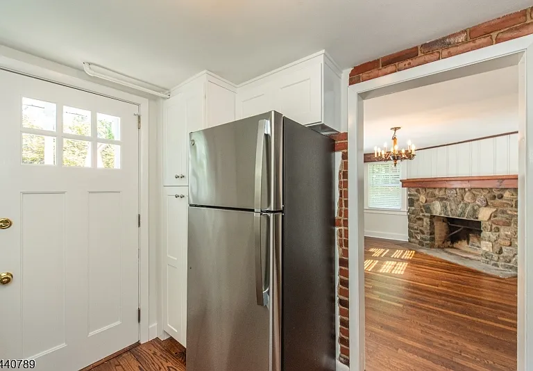 30 Stiles Ave — Photo 16