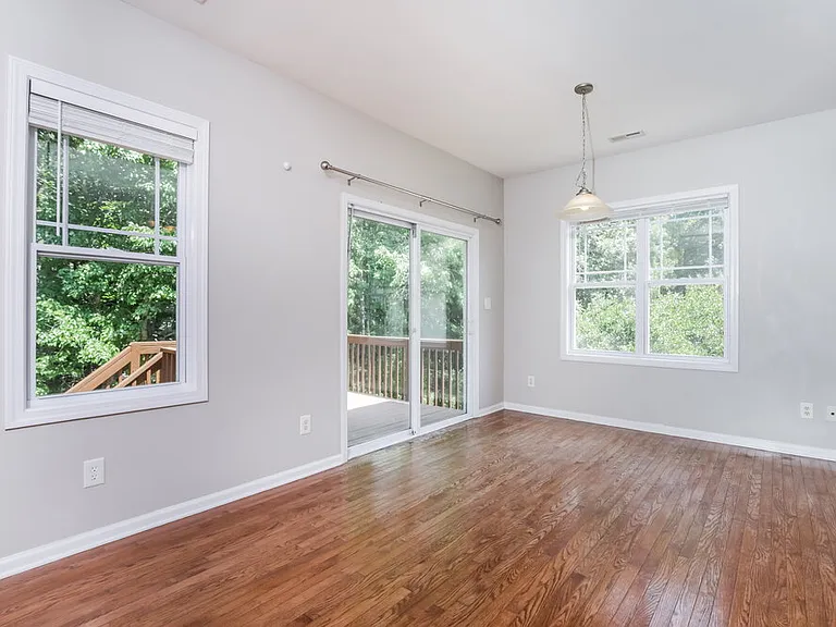 200 Willowbrook Cir — Photo 6
