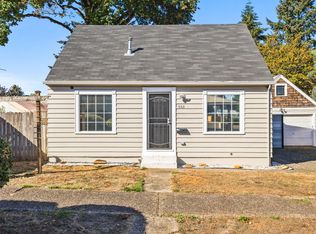 560 SW Birch St, Dallas, OR 97338